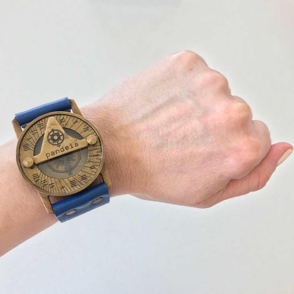 Pandeia (compass sundial watch) - Picture 4 of 12